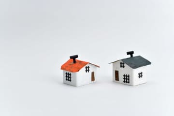 隣のお宅は“年金生活”なのに毎年「ハワイ旅行」に行って“生活にゆとりがある”ようです。わが家は「老後2000万円問題」も気になって「熱海旅行」…。“生活にゆとりのある”年金生活者は何割？