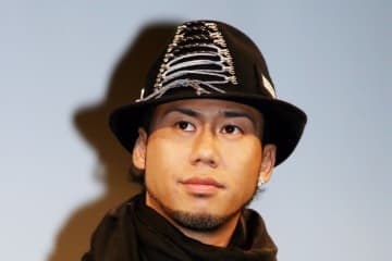 ケミストリー川畑要　生放送で〝激変ぶり〟が話題「メガネぶら下げてないとわからんて」