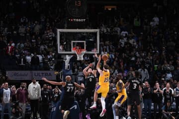 【NBA】リーブスの劇的ブザービーターでレイカーズが逆転勝ち！八村塁は17得点で勝利に貢献＜DUNKSHOOT＞