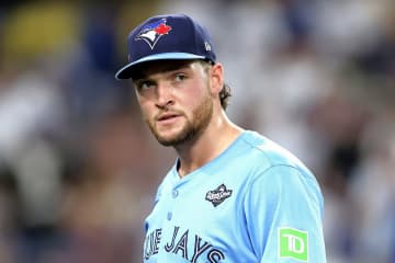 22歳新人右腕がWS史上初“12奪三振＆０与四球”でドジャース打線を翻弄　23空振りもWS最多、５回までに10Kを同一PSで達成も史上初