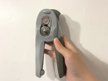 「どうやって使うの？」　カナダで見つけた『缶切り』、驚きの見た目が…