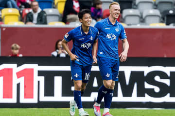 24歳日本人がチームの中心に　ドイツ名門から先制弾…地元紙が絶賛「常に厄介な存在」