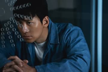 俳優チ・チャンウクのスリラーに期待！新ドラマ『捏造された都市』での囚人服姿に視線集中