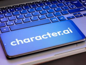 AIチャット「Character.AI」、18歳未満の「自由な会話」を禁止
