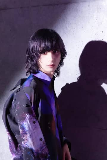 望月けいの個展「俗世」にやみえん出演　ナレーションとアパレルモデルを担当