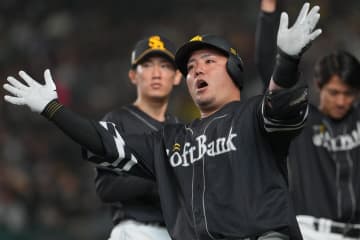 勢いそのまま敵地で連勝、ついに王手。山川が、柳町が、近藤が役割を果たし、ホークスが５年ぶり日本一へ近づく！【ソフトバンク】
