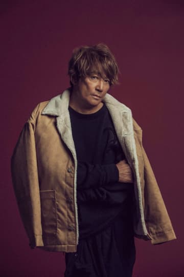 近藤真彦、還暦迎えた今のコーディネート披露　ファッション誌『Rudo』に登場