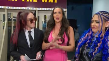 「普通に怖い」日本人美女レスラーの背景で…“何か”が映り込む珍現象…恒例のくだりにファンツッコミ「また出てきた」