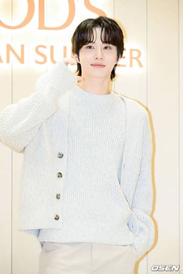 NCT ジョンウ、入隊前に初の単独ファンミーティングを開催！愛であふれた甘い時間をプレゼント