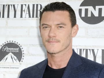 ルーク・エヴァンス、『ロッキー・ホラー・ショー』でフランクン・フルター博士役としてブロードウェイデビュー！