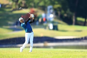 「帰らなくて良かった」とニヤリ 今平周吾は出だし2連続ボギーから首位発進