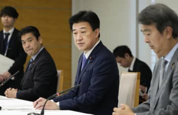 クマにライフル、警察検討　政府、緊急対策を指示