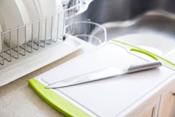 まな板は『木製』と『プラスチック』どっちがいい？使い心地・清潔さを比べてみた