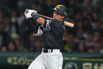 鷹・柳田悠岐が“変態弾”　石井大智はガックリ…50試合連続無失点右腕がまさか、甲子園沈黙