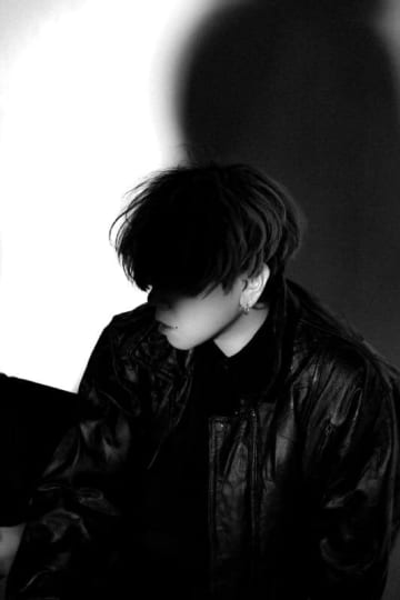 松本明人が独立3周年記念公演をFlowers Loftで開催、ソロとバンドの対バン形式