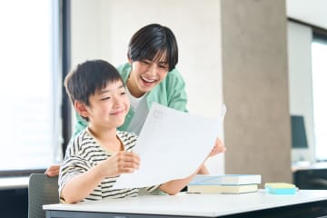 【子育て】叱らない・励ます・自然の中で遊ばせる――これで本当に子どもの非認知能力は育つ？