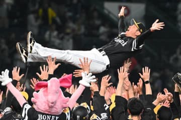 【ソフトバンク】小久保監督　昨年の雪辱果たす日本一に感慨「たくましい選手たちに恵まれて幸せです」