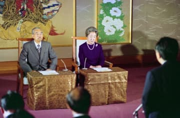 ＜あのころ＞昭和天皇が記者会見　50年前の10月31日