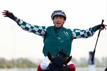 競馬界に衝撃ニュース「凄くショック」「詐欺であってほしい」　54歳天才の発表に日本人反応様々