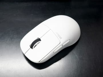 重量37gの軽量つかみ持ちマウス「X2H CrazyLight」がPulsarから、カラーは2色