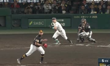 なんで…！？ 阪神・佐藤輝明が「ヤバすぎる」目を疑う“神打撃”→相手投手のリアクションが話題に「よく打ったな」「なぜ真っ直ぐ？」