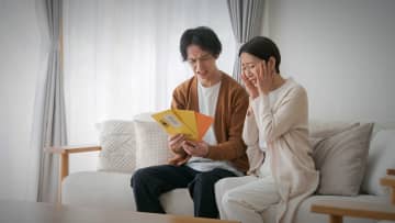もう無理よ…世帯年収900万円の30代新婚夫婦、ハウスメーカー営業マンが「お買い得」と熱弁する〈庭付き建売住宅〉を購入→2年も経たずに「任意売却」を迫られたワケ【CFPの助言】