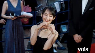 【動画】吉岡里帆、美しさ放つレッドカーペット　キャミドレスでエレガントに