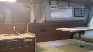 「これ凄くない？」「かなり欲しいかも」車なのに“家の延長”として使える。派手さより誠実さが光る、都会で快適・自然で最強なキャンピングカー。