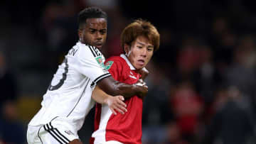 「日本人MFを攻撃的に使いたい」英2部監督、日本代表の24歳を配置転換へ