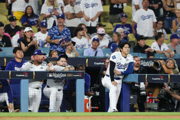 崖っぷちドジャースが〝内部崩壊〟危機　ロバーツ監督参謀にライバル球団の監督就任報道