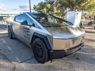 テスラ「サイバートラック」、早くも10件目のリコール　今度はライトバー脱落の恐れ