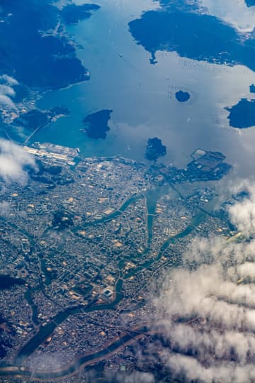 航空2社の中間決算、JAL増益・ANAは通期予想上方修正へ