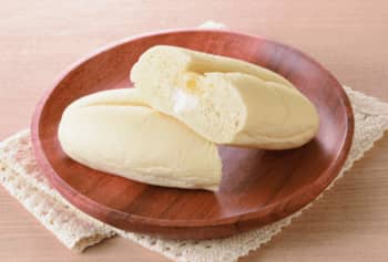 ローソン、岩手県立盛岡農業高校の生徒と共同開発した「もっちり白いコッペパン りんご＆ホイップクリーム」発売