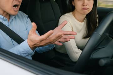 「一緒に出かけるのが大変…」　「呆れに近い怒りがわく」　夫との外出が苦痛な理由