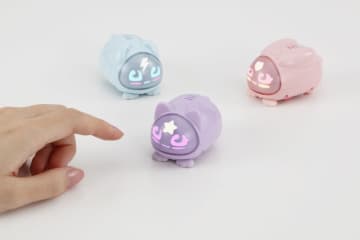 α世代へ！日本発“デジタルKAWAII”！手のひらサイズのペットロボット「マイクロペット」12月27日(土)発売
