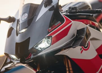 bimota新型「KB998 Rimini」登場　限定発売の走る工芸品！