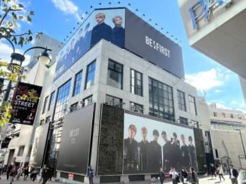 BE:FIRST、初のベスト・アルバム『BE:ST』の特大ヴィジュアルが渋谷に登場