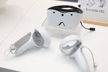 シャープがVRグラス「Xrostella VR1」発表。約198gの軽量設計、メガネ型採用