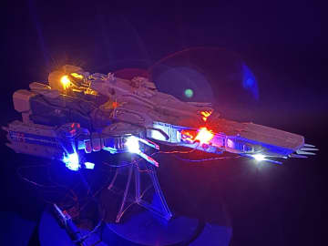 ビット・トレード・ワンの小型LED制御基板「模型電光」で遊ぶ！手軽な電飾で宇宙を進むマクロス要塞艦や、VF-1の航空灯を表現