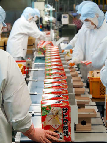 良い年へ願い込め サトウ食品が鏡餅初出荷 もち米確保に暗雲も