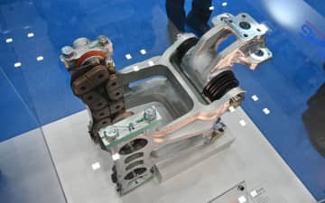 新幹線N700SやWRCマシンのブレーキシステムを展示する曙ブレーキ