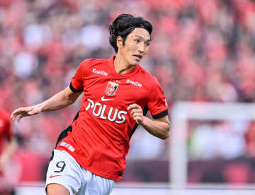 30m級の豪快ゴラッソ！ 原口元気が強烈なミドルシュートで待望のベルギー移籍後初ゴール！｢球筋は衰えてないな｣満面スマイル披露で｢元気にしてそうで嬉しい｣