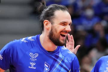 この男、ただのセッターじゃない。ブリザールが見せた“常識外れ”の開幕劇