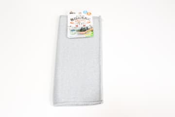 セリアで見つけたら即カゴへ！マニアが毎日のように愛用してる！ハンカチサイズのお掃除グッズ