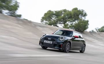 4世代目でも相変わらずの硬派　MINI「ジョンクーパーワークス」