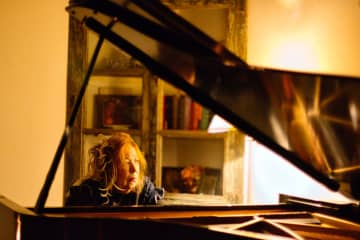 フジコ・ヘミング、初CD化となる最新音源と未発表音源が収録されたベストALリリース