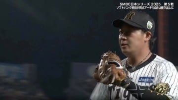 阪神・大山が「とめた」 日本一ならずも甲子園を沸かせた「魂のダイビングキャッチ」に称賛…打撃不振も守備で「魅せた」