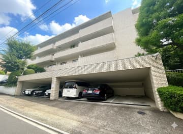 中落合シティハウス 3階｜「下落合」駅徒歩9分。利便性と落ち着きが調和する、低層レジデンス。南向きで陽当たり・眺望良好な角住戸