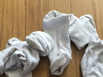 靴下は裏返して洗うのが正解？　メーカーの回答に「驚き」「納得」【洗濯テク4選】