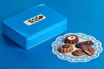 ルル メリー25年クリスマス、フラワー型焼き菓子＆ショコラサブレのスイーツ缶やリース風ショコラ